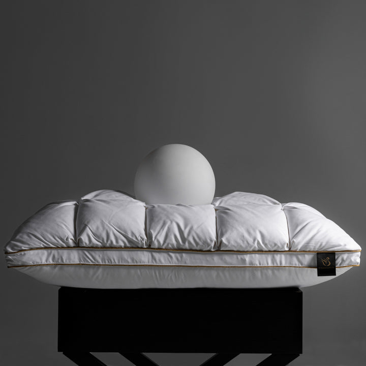 Luxurious goose down pillow, three colors of white, red and green, luxurious puff plaid, three-layer cavity structure