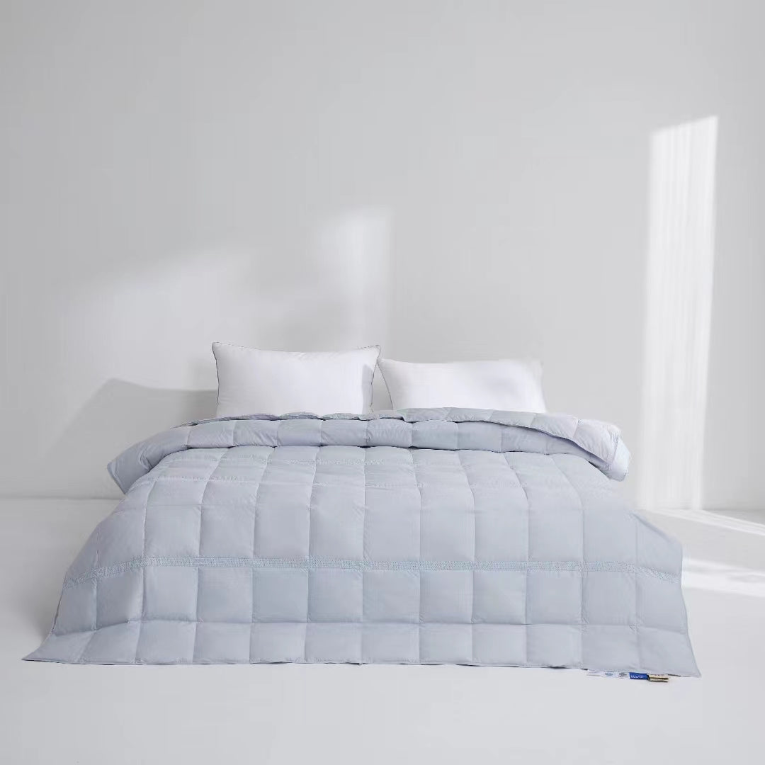 Lightweight duvet