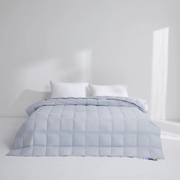 Lightweight duvet