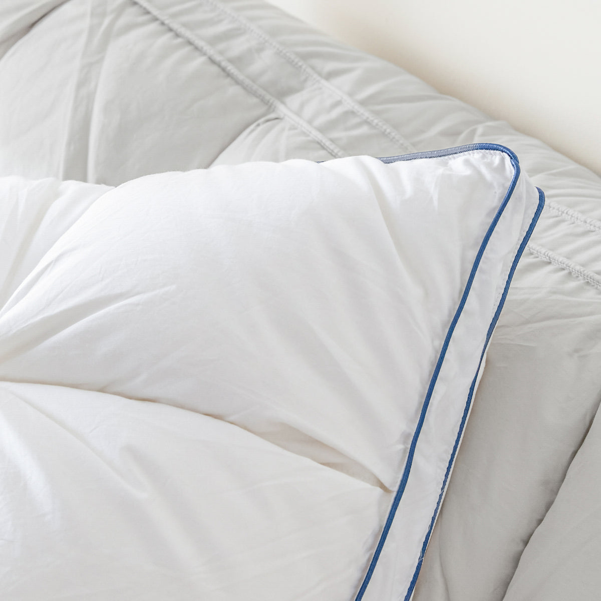 Premium Puff Grid Goose Down Pillow
