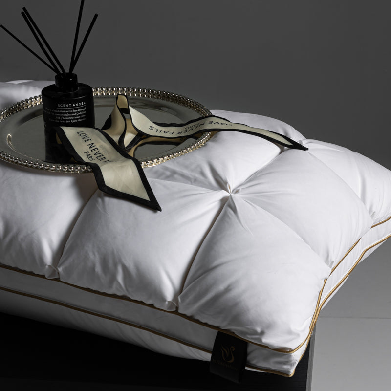 Luxurious goose down pillow, three colors of white, red and green, luxurious puff plaid, three-layer cavity structure