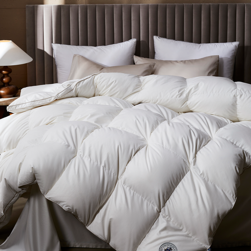 800 F.P Aurora Goose Down Duvet
