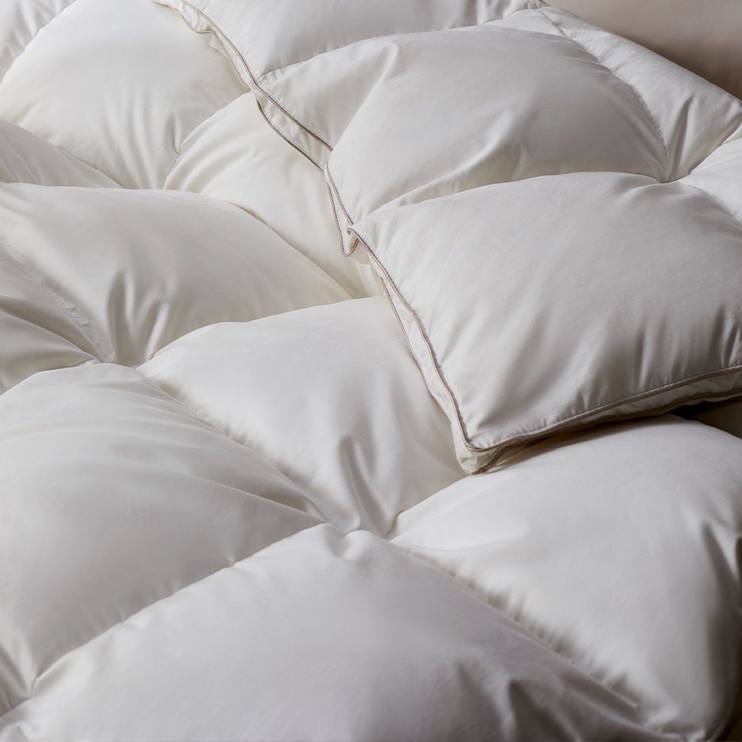 800 F.P Aurora Goose Down Duvet