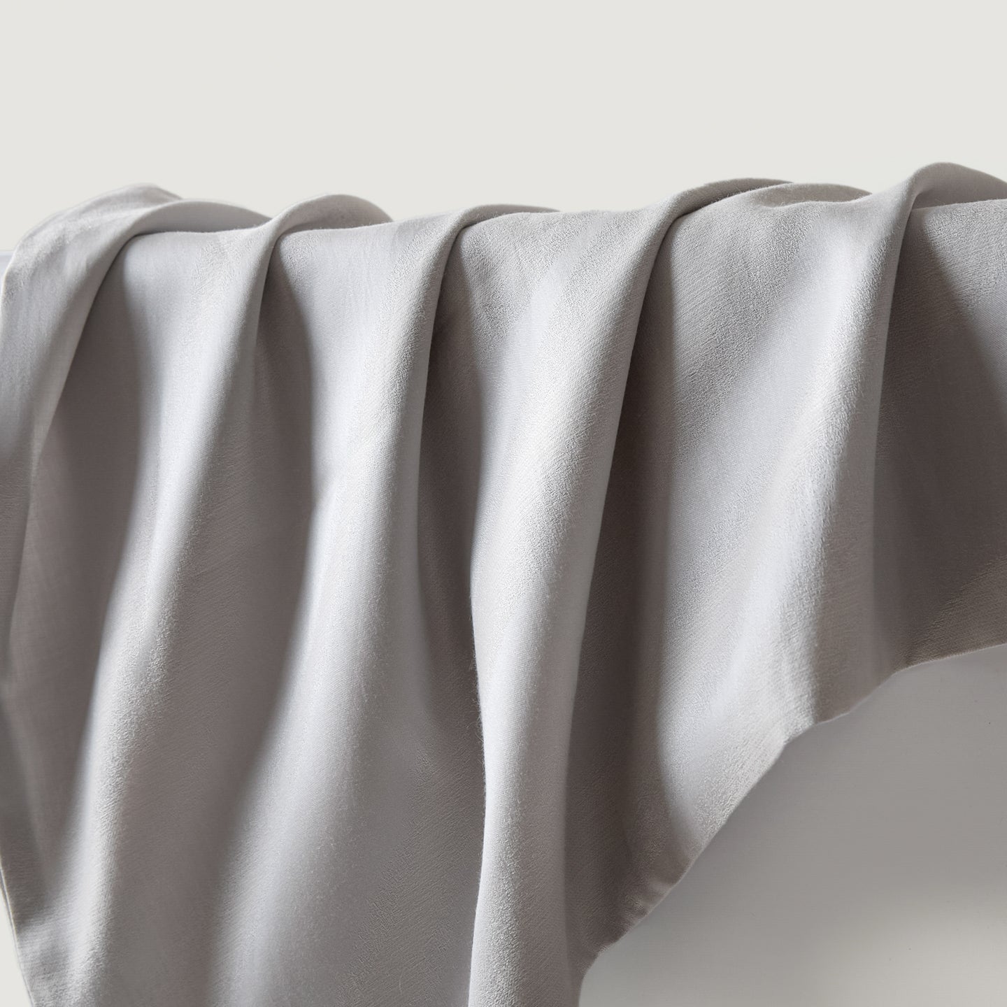 Luxe Lyocell & Cotton Sateen Pillowcase – Silver Leaf