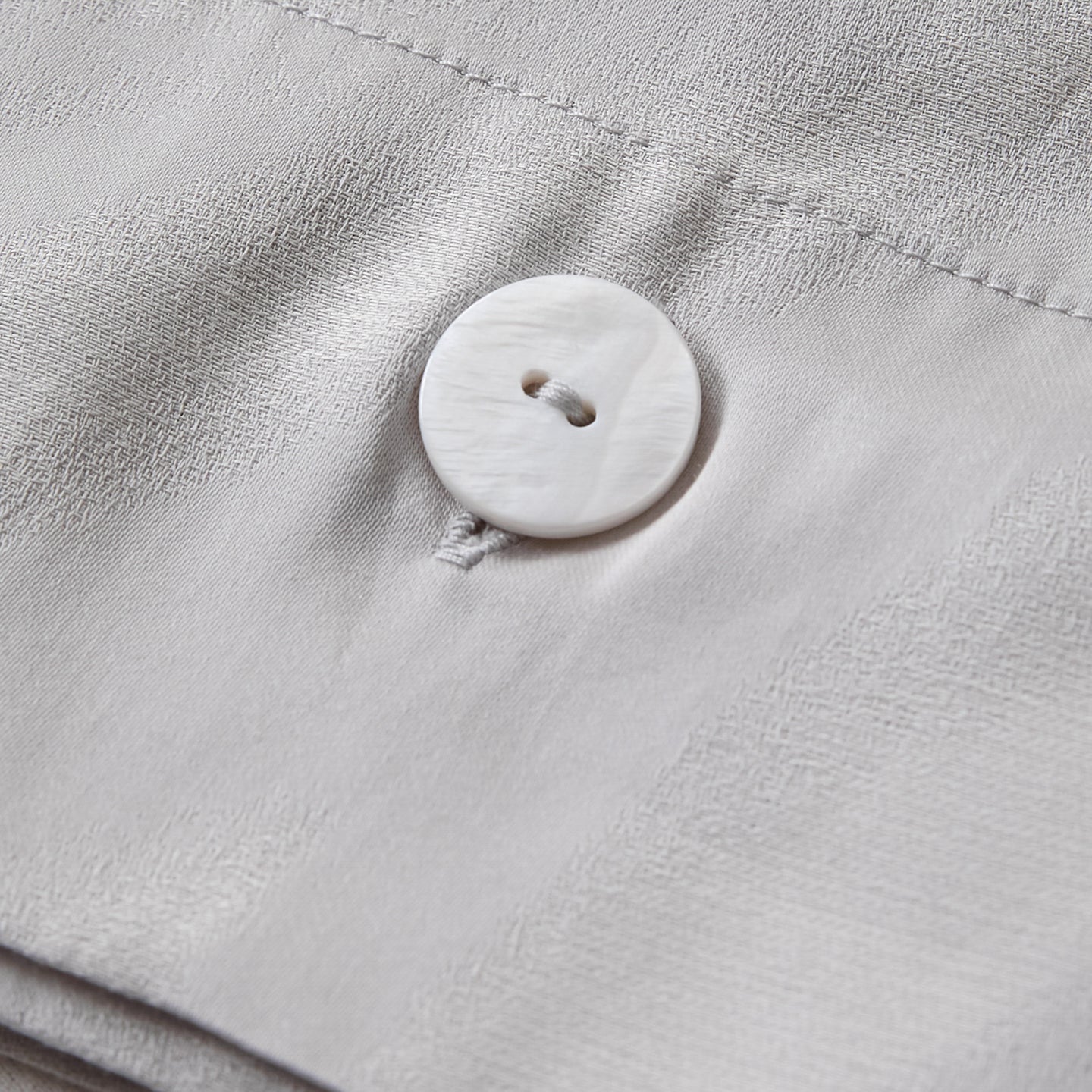 Luxe Lyocell & Cotton Sateen Pillowcase – Silver Leaf