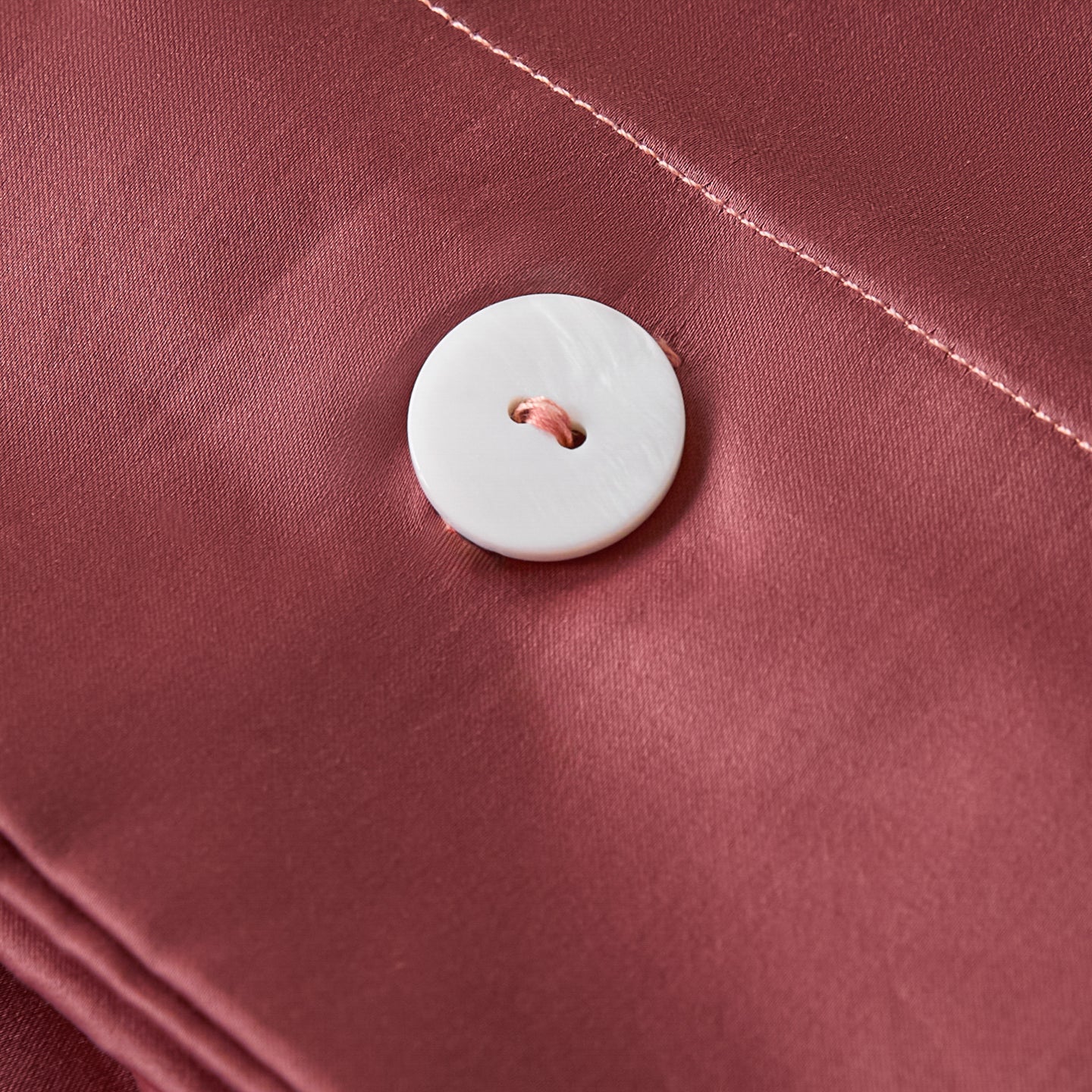 Aien Cotton™ Sateen Pillowcase - Coral Red