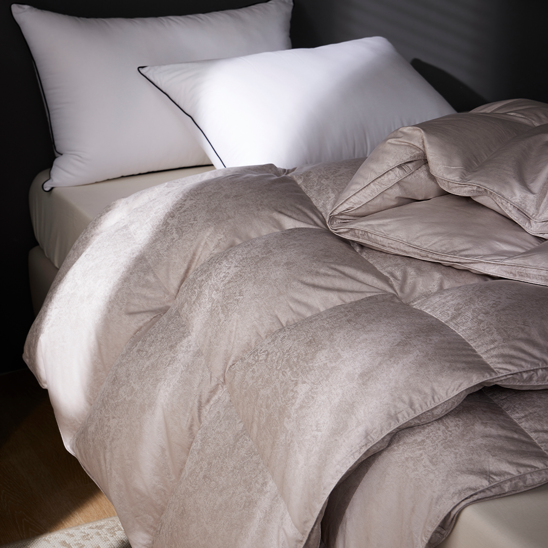 900 F.P Silk Iceland Goose Down Duvet - Grey