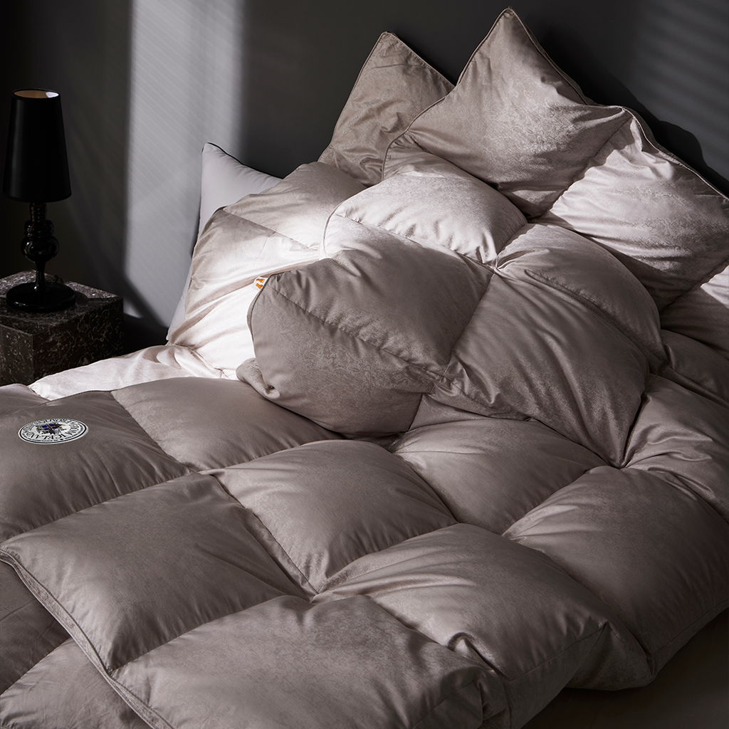 900 F.P Silk Iceland Goose Down Duvet - Grey