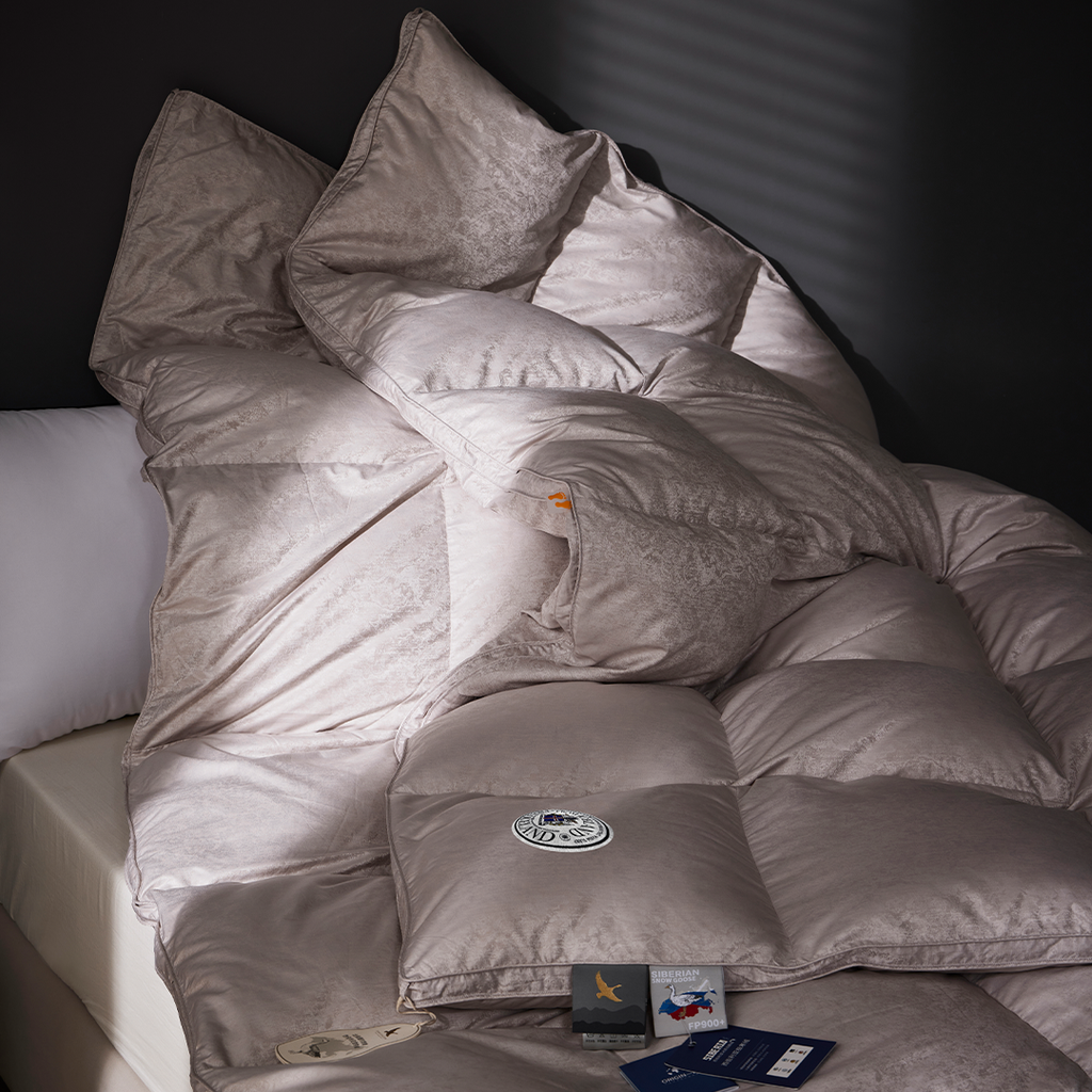 900 F.P Silk Iceland Goose Down Duvet - Grey