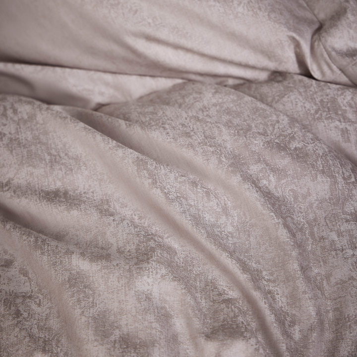 900 F.P Silk Iceland Goose Down Duvet - Grey