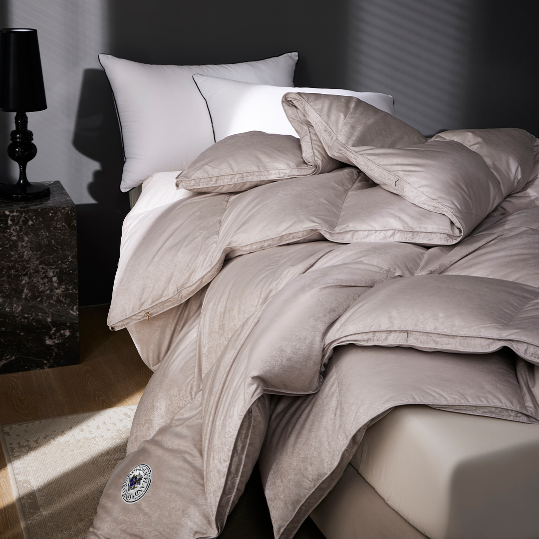 900 F.P Silk Iceland Goose Down Duvet - Grey