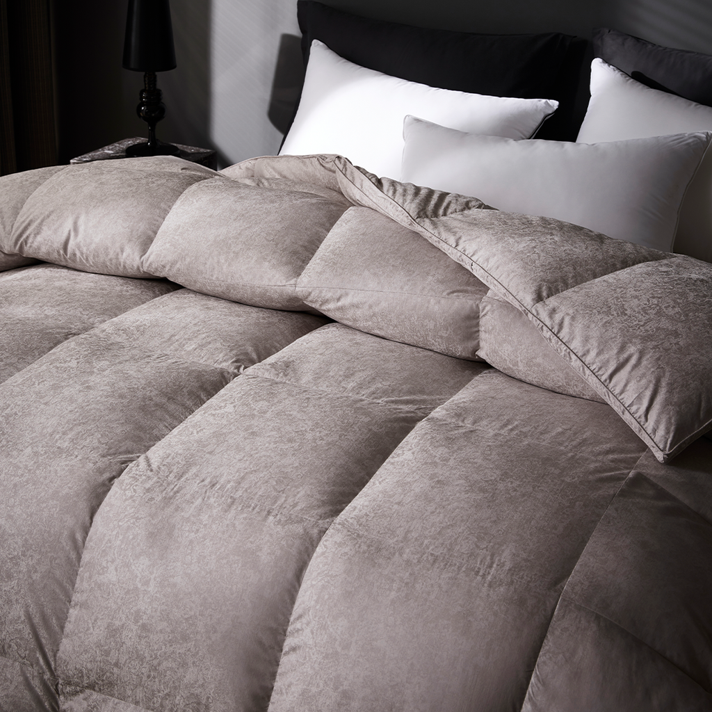 900 F.P Silk Iceland Goose Down Duvet - Grey