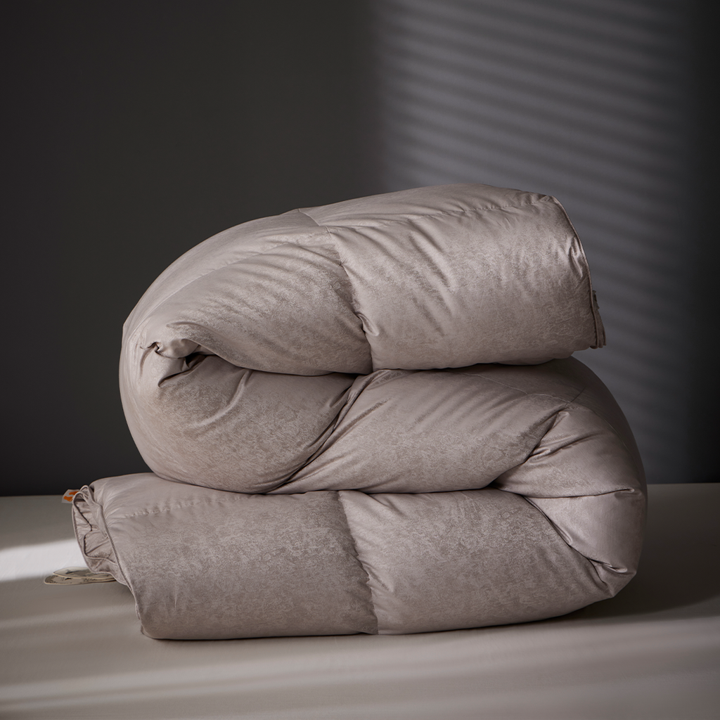 900 F.P Silk Iceland Goose Down Duvet - Grey