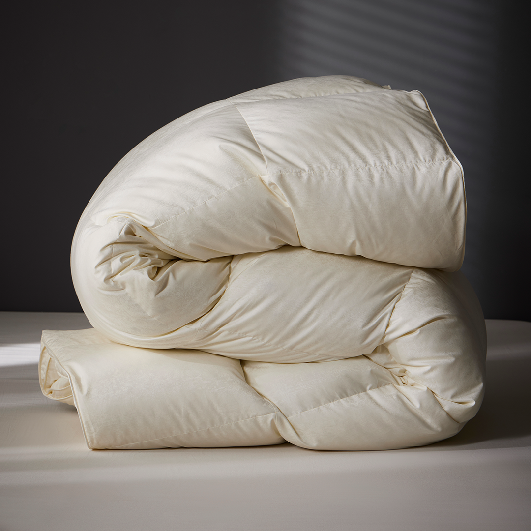 900 F.P Silk Iceland Goose Down Duvet - White