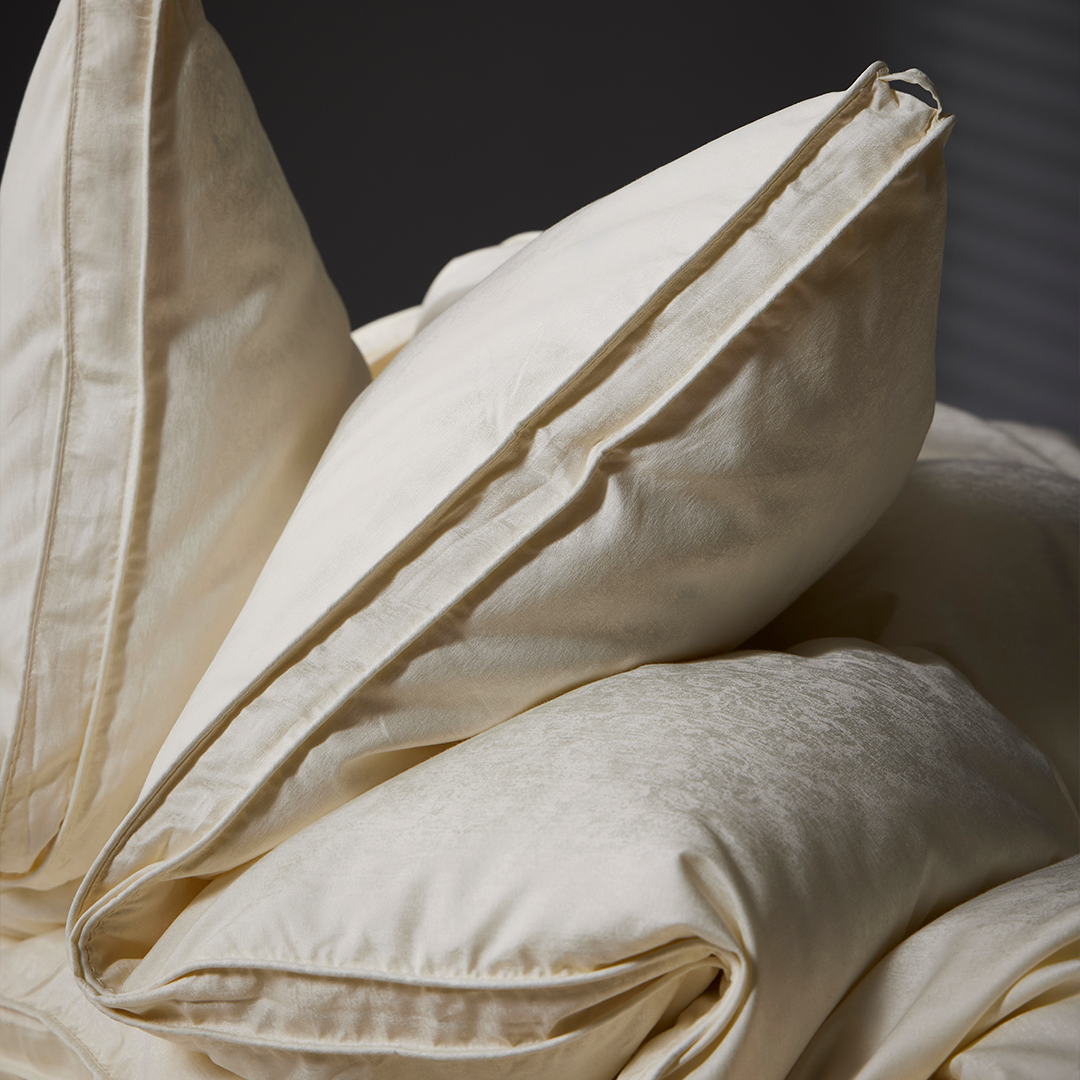 900 F.P Silk Iceland Goose Down Duvet - White