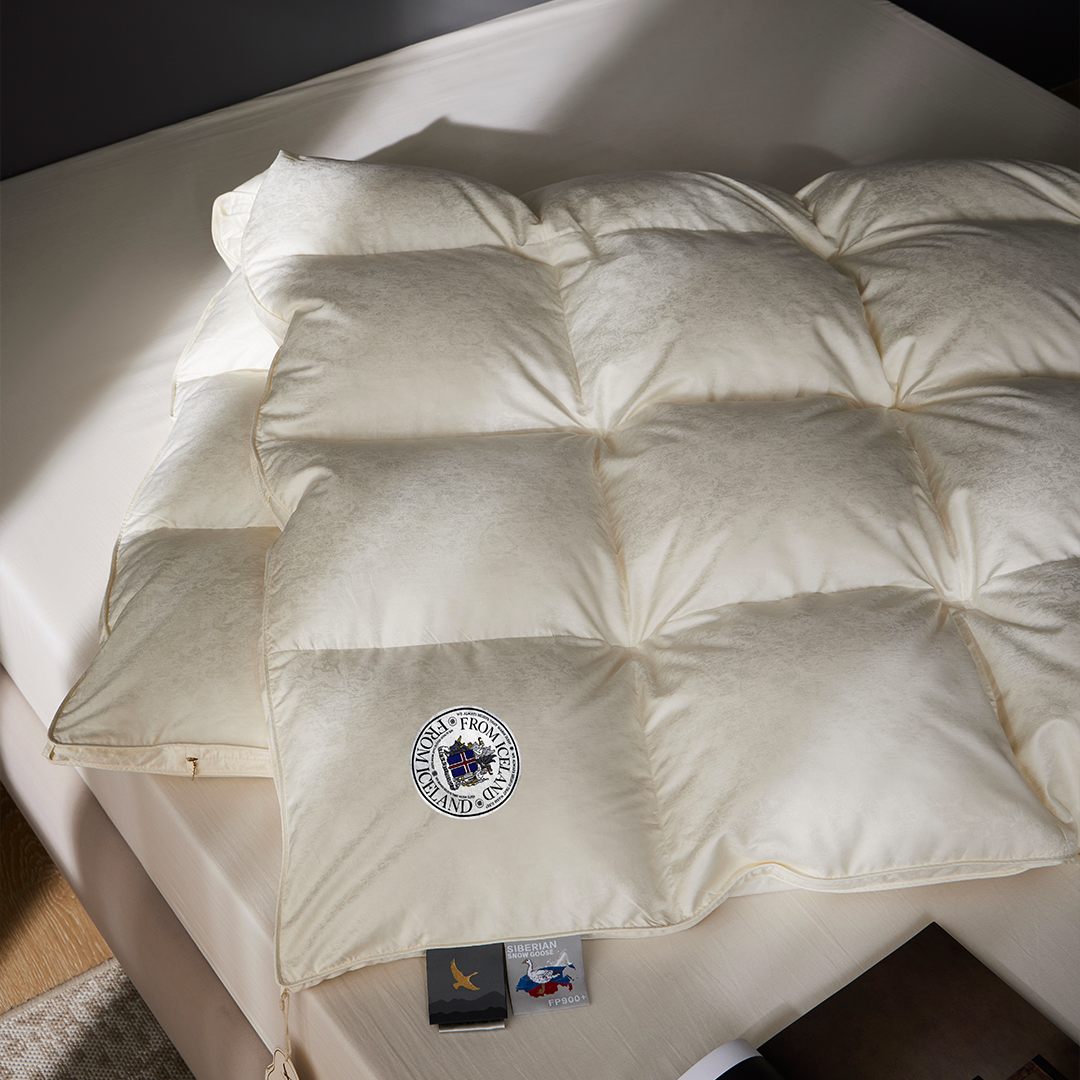 900 F.P Silk Iceland Goose Down Duvet - White