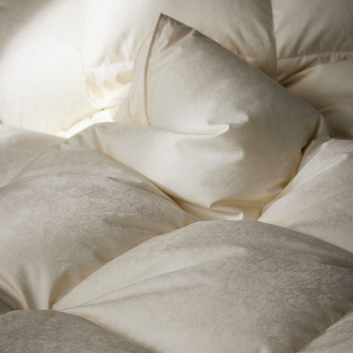 900 F.P Silk Iceland Goose Down Duvet - White