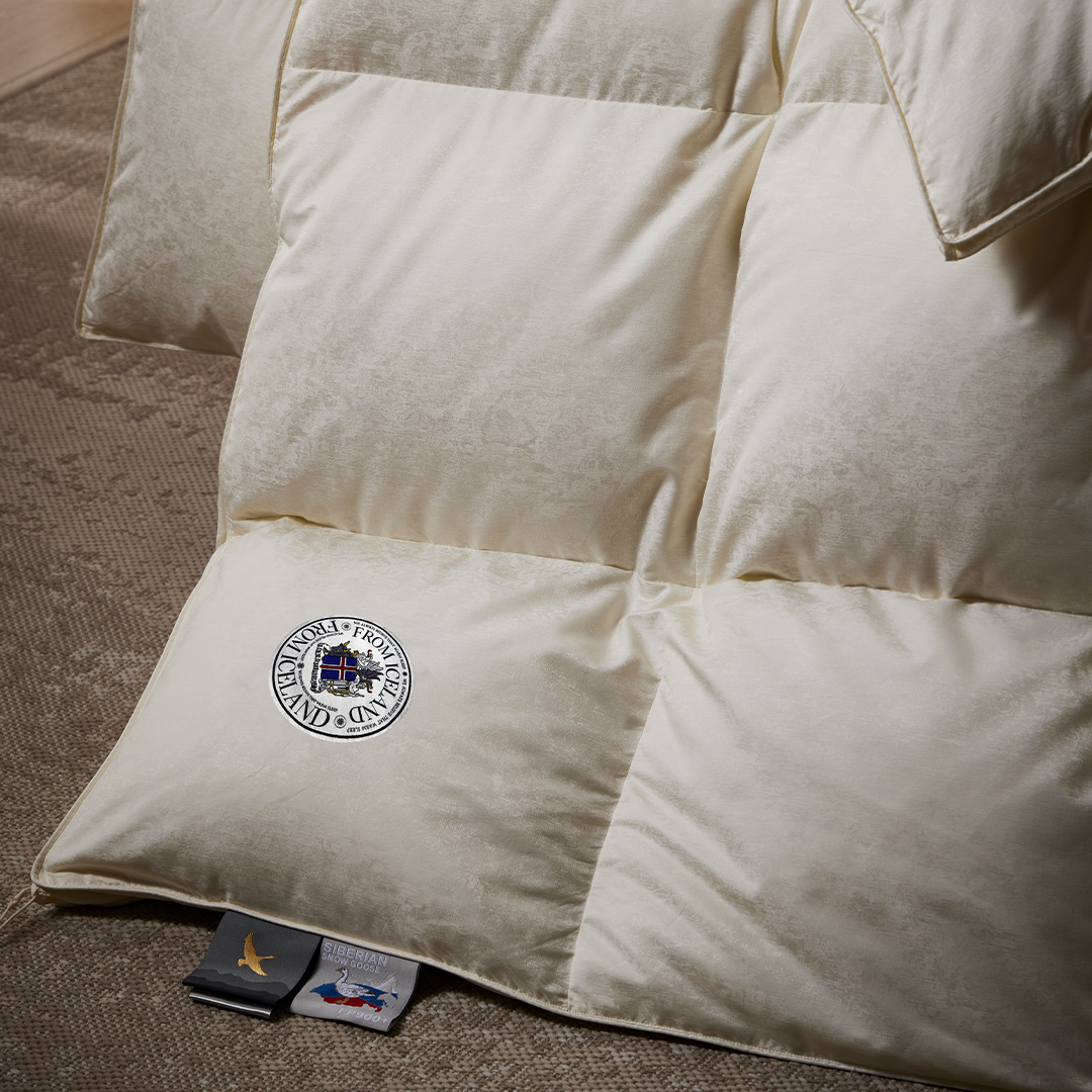 900 F.P Silk Iceland Goose Down Duvet - White