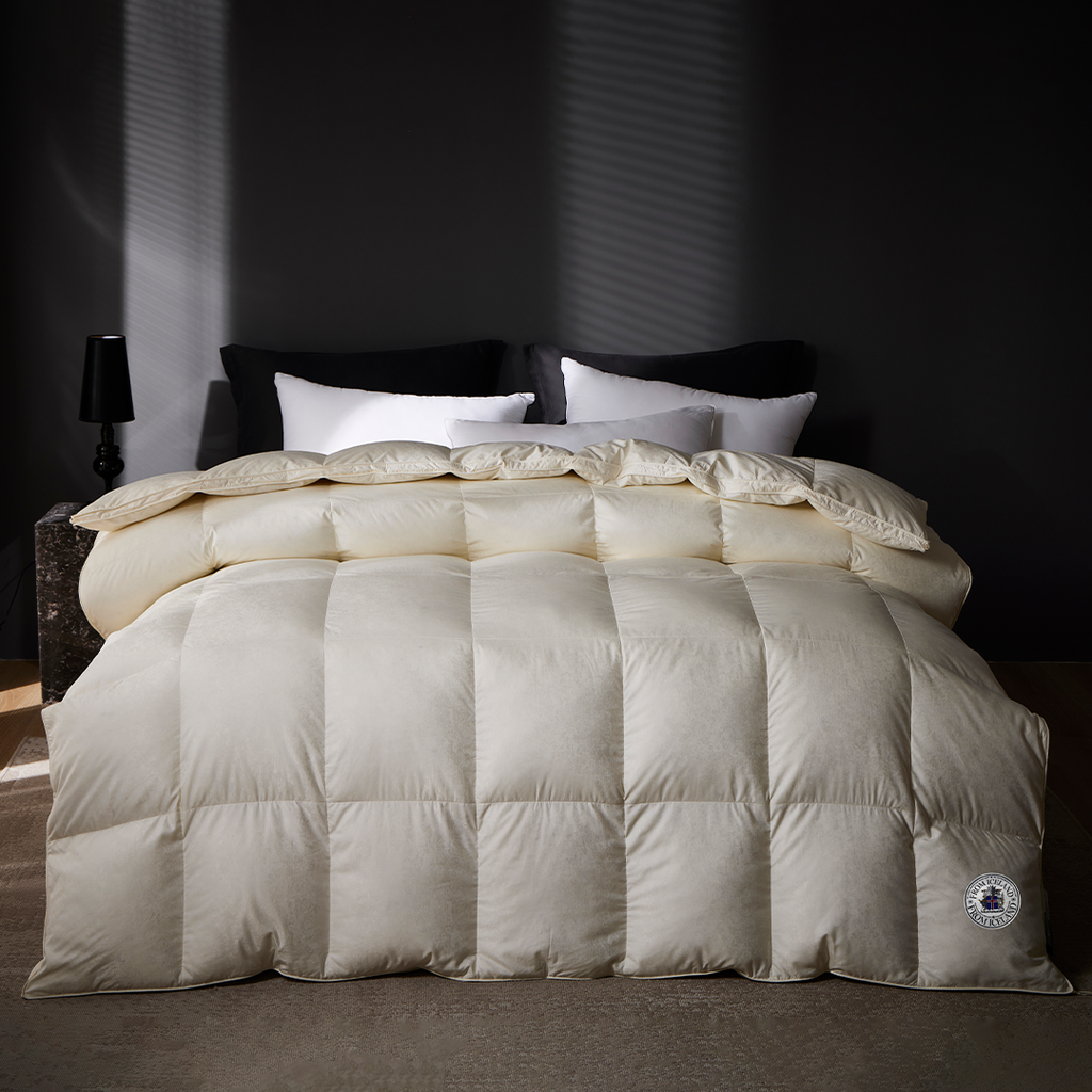 900 F.P Silk Iceland Goose Down Duvet - White