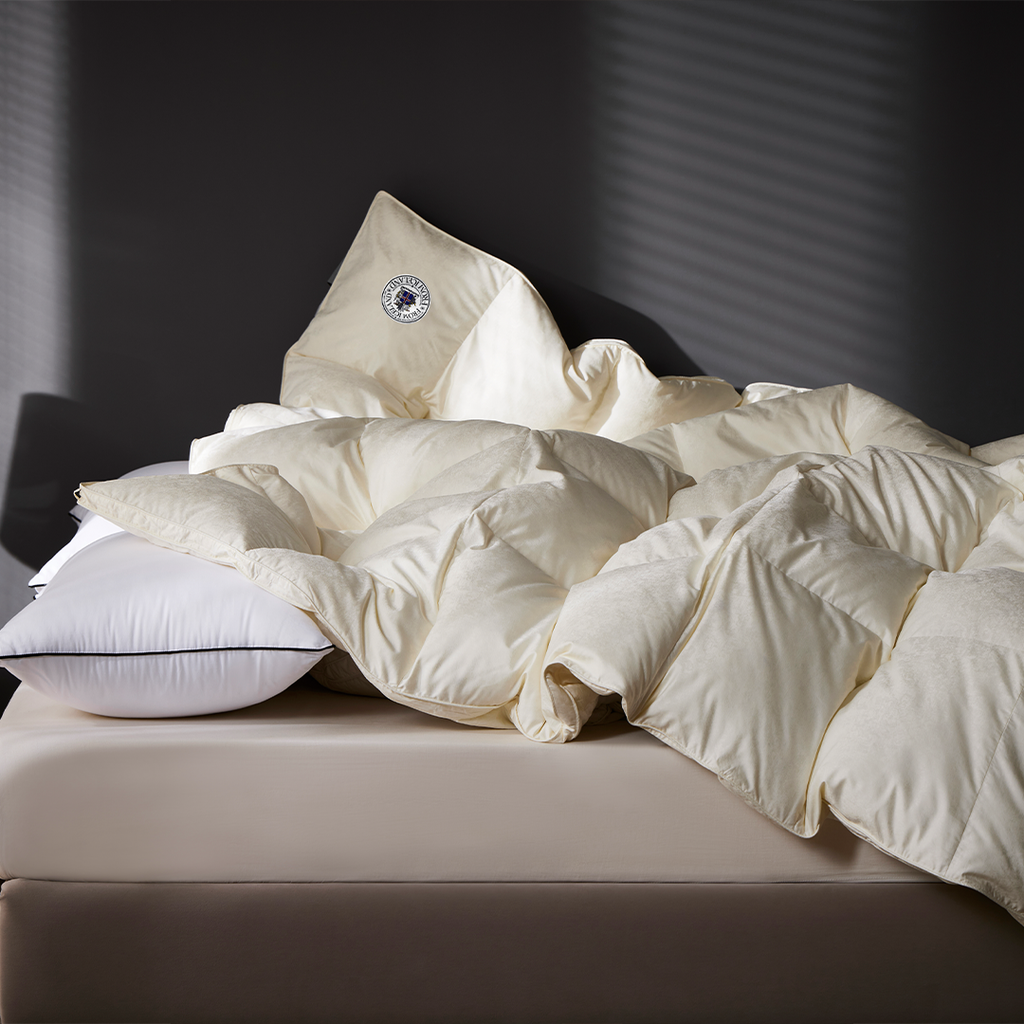 900 F.P Silk Iceland Goose Down Duvet - White