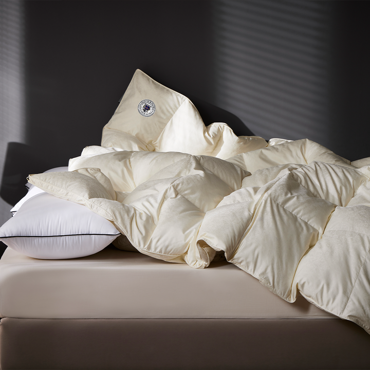 900 F.P Silk Iceland Goose Down Duvet - White