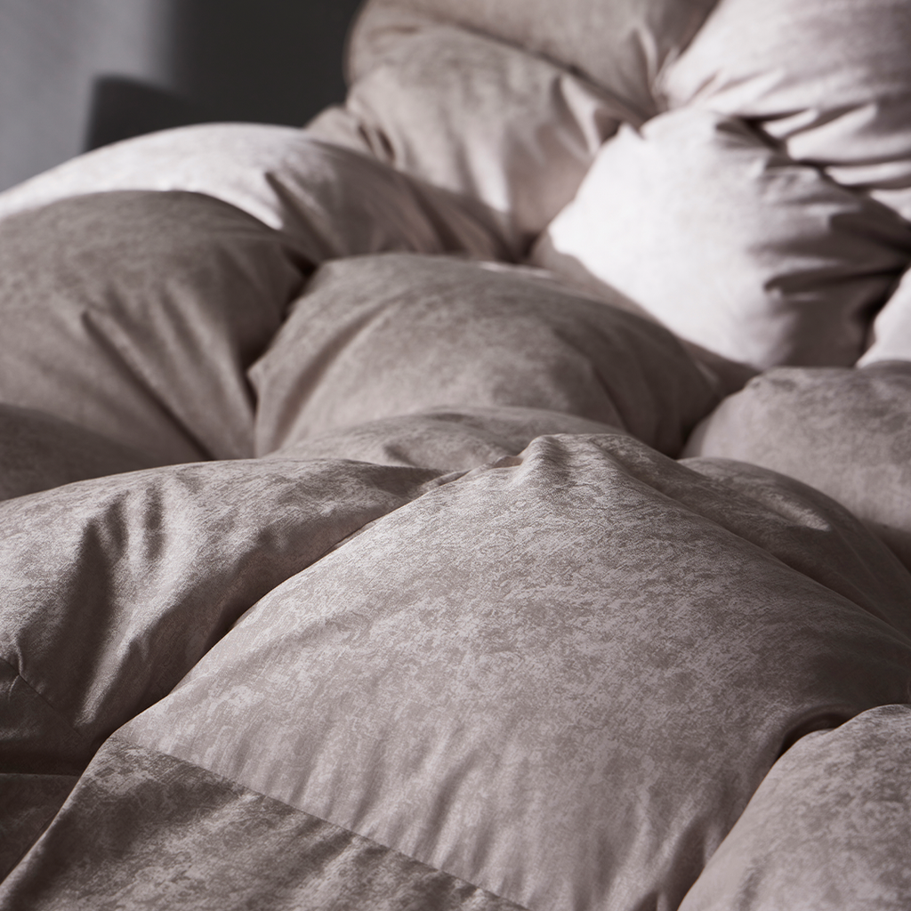 900 F.P Silk Iceland Goose Down Duvet - Grey