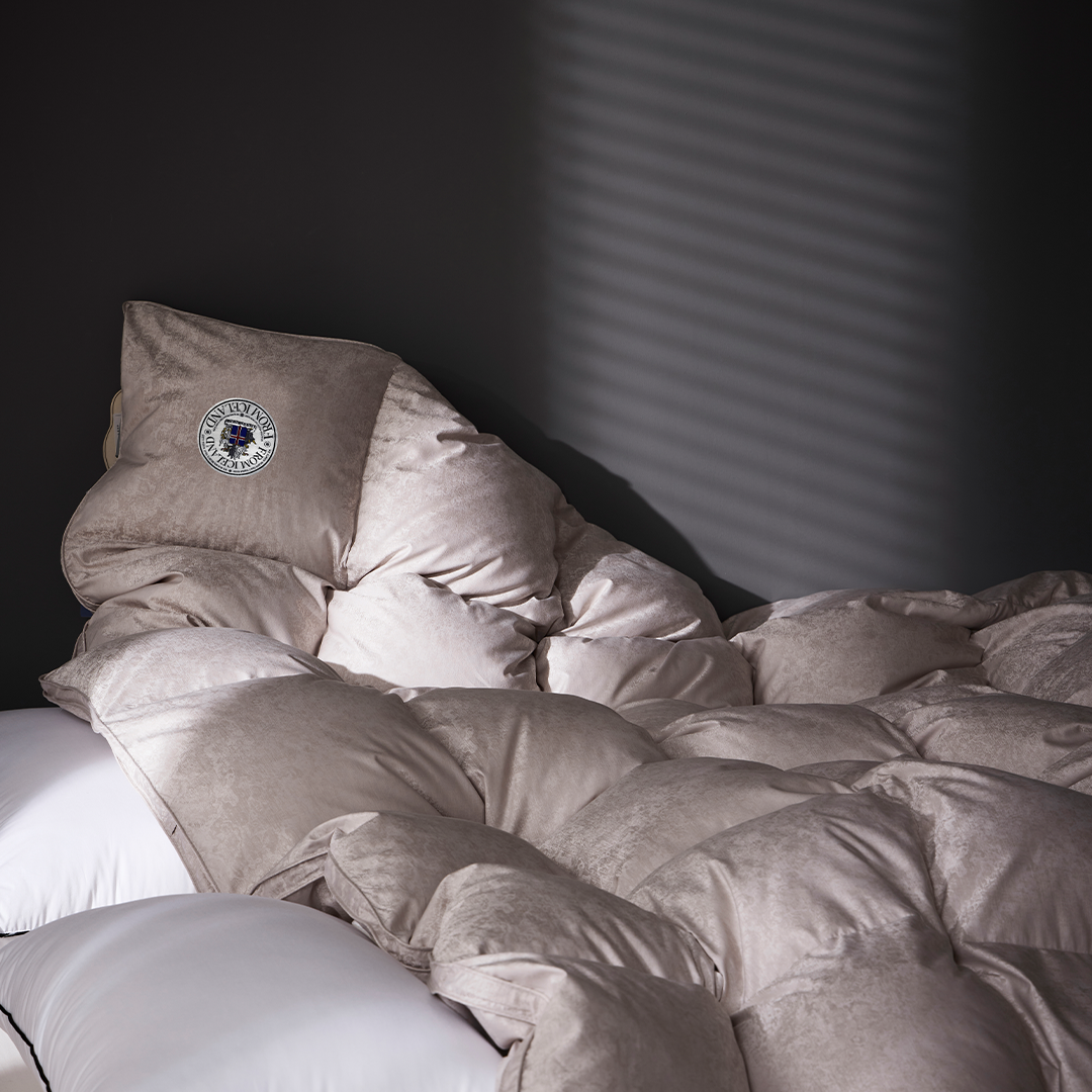 900 F.P Silk Iceland Goose Down Duvet - Grey