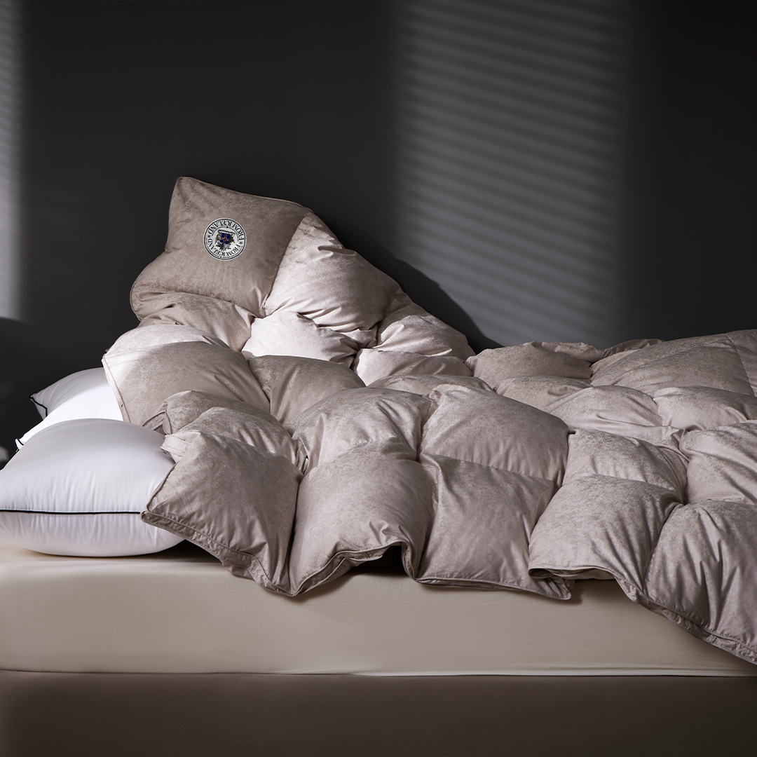 900 F.P Silk Iceland Goose Down Duvet - Grey