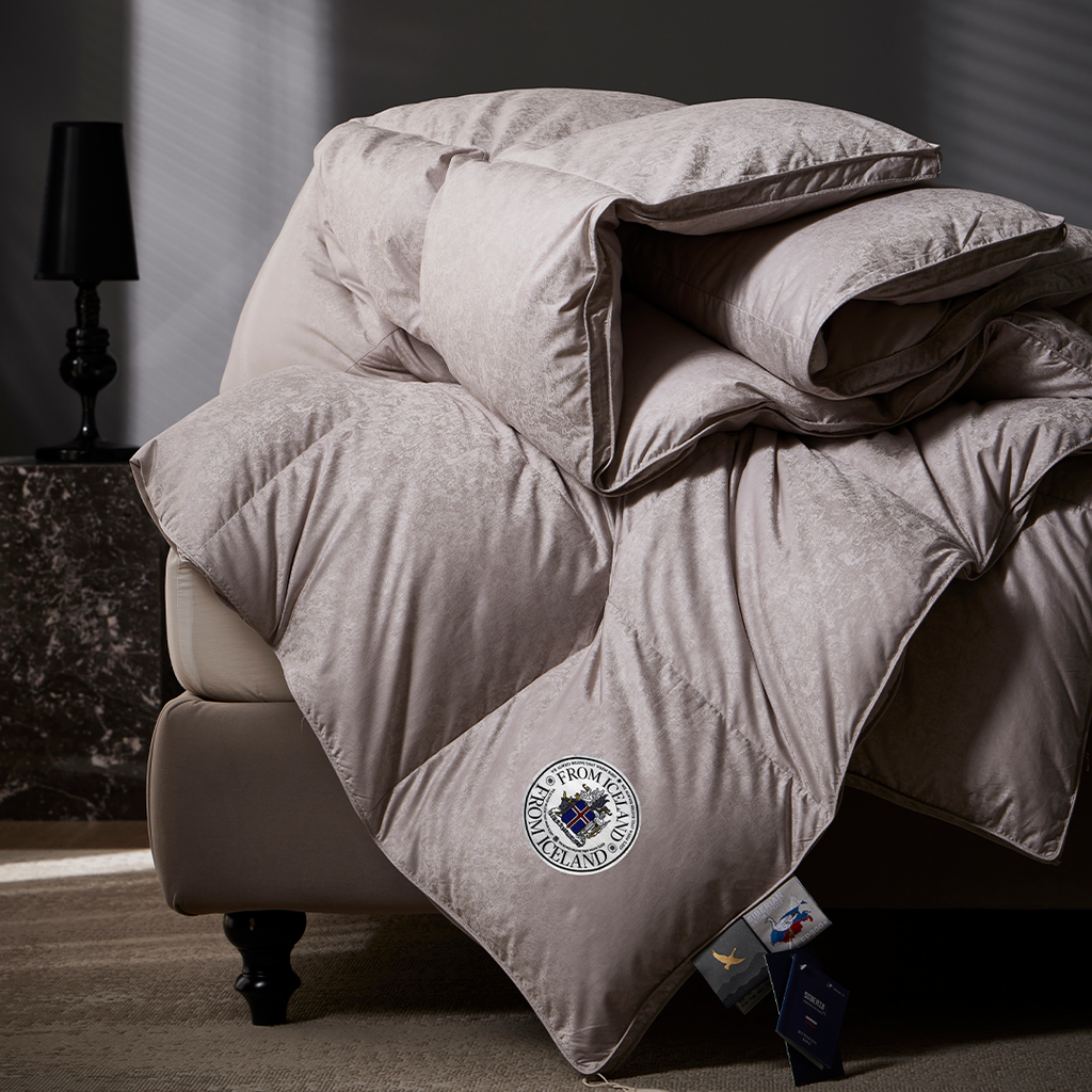 900 F.P Silk Iceland Goose Down Duvet - Grey
