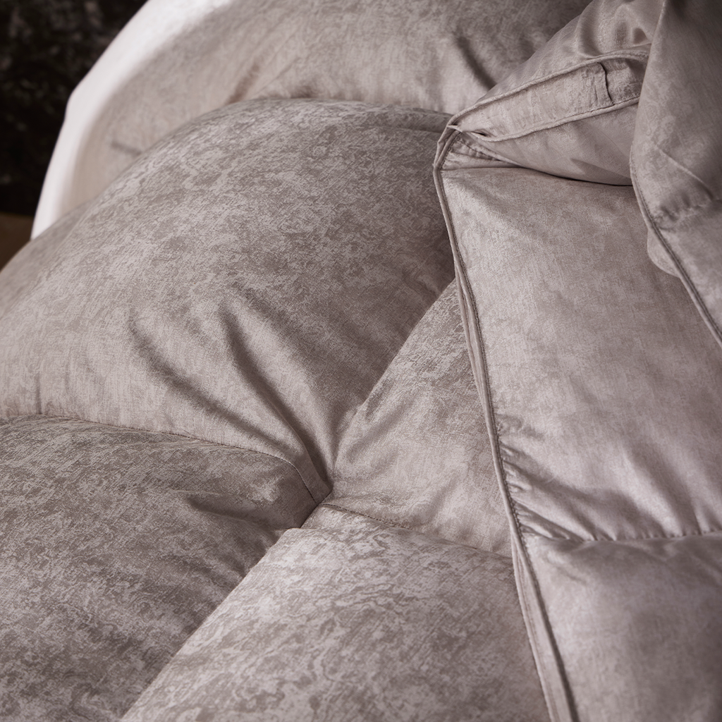 900 F.P Silk Iceland Goose Down Duvet - Grey