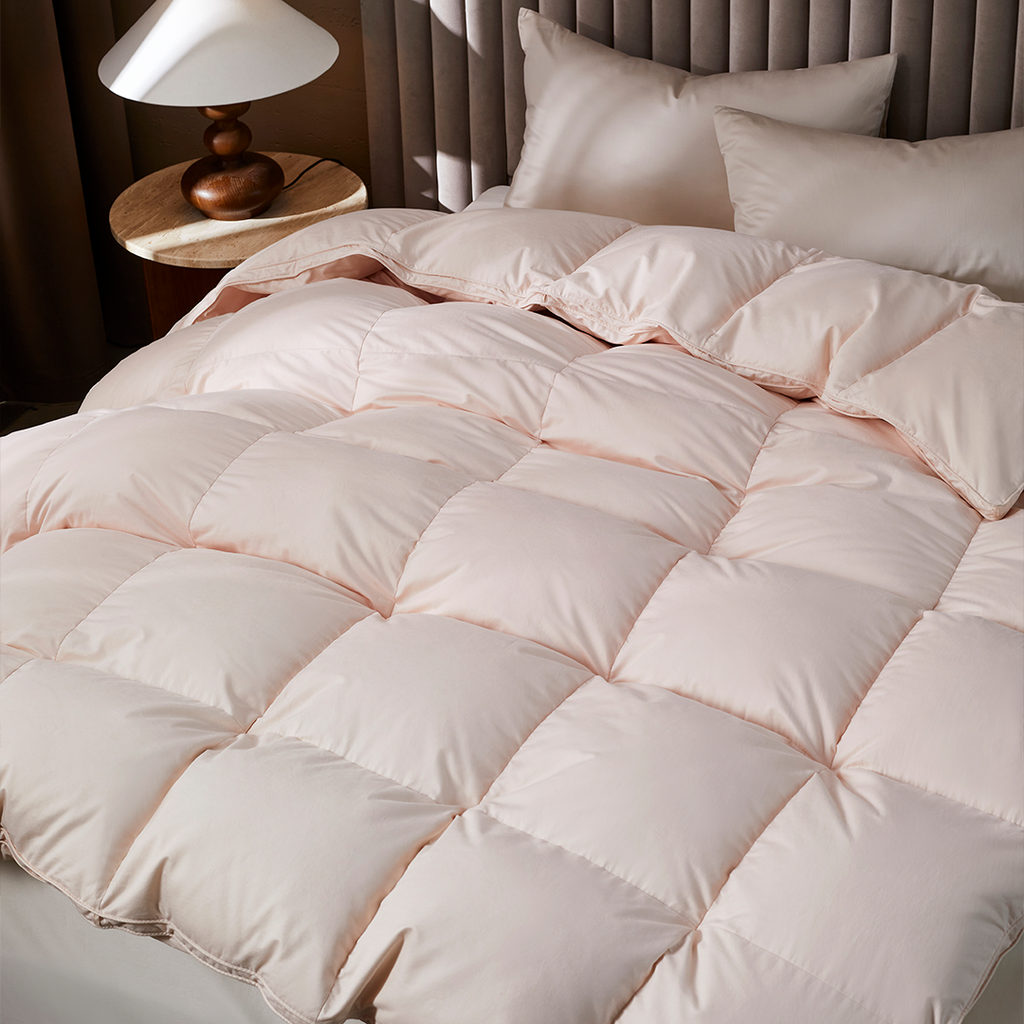 800 F.P Aurora Goose Down Duvet