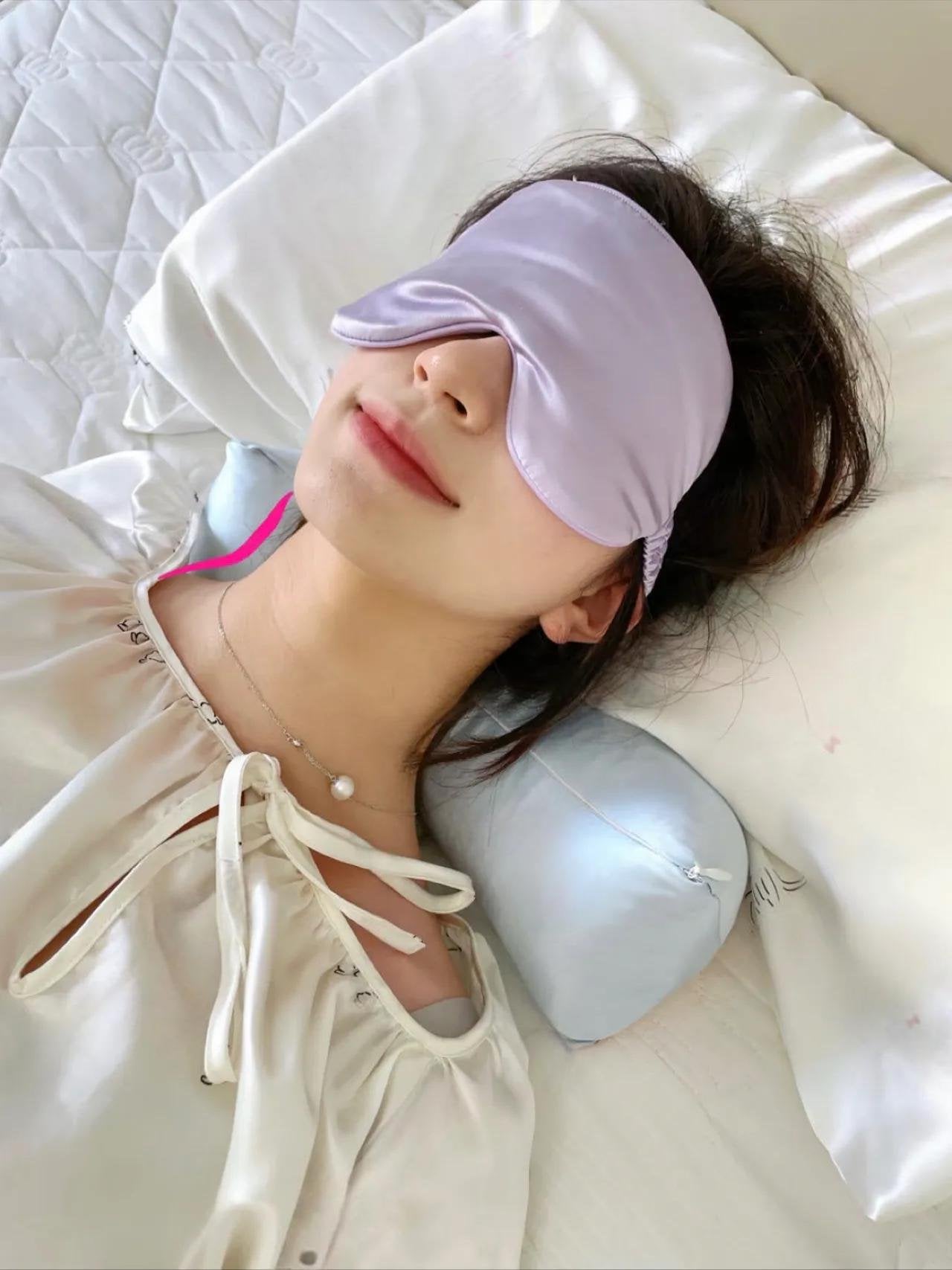 Mulberry Silk Neck Pillow | Ergonomic Support